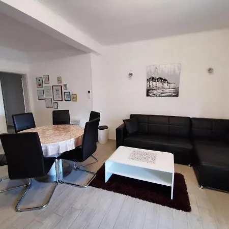 Feather Apartment *