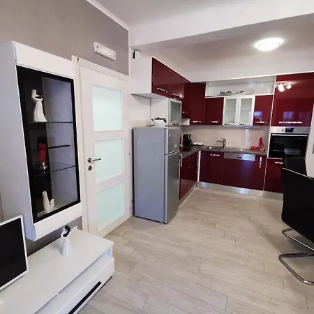 Feather Apartment *